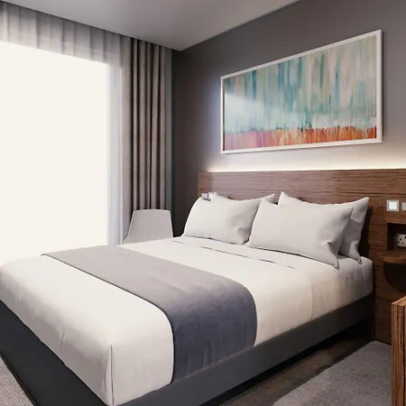 Travelodge Centre 3*