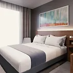 Travelodge Centre 3*