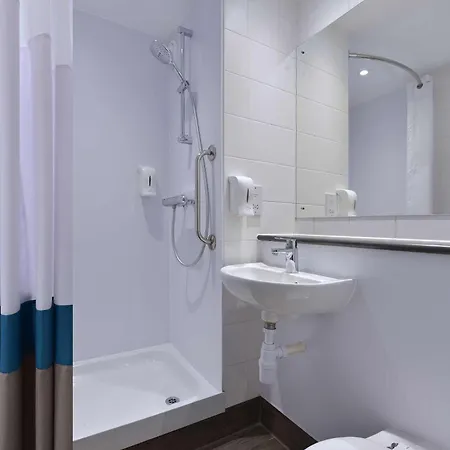 Travelodge Centre Hotel