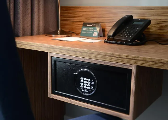 Hotel Travelodge Centre 3*