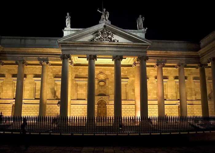 Travelodge Centre Hotel 3*