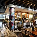 Travelodge Centre Hotel 3*