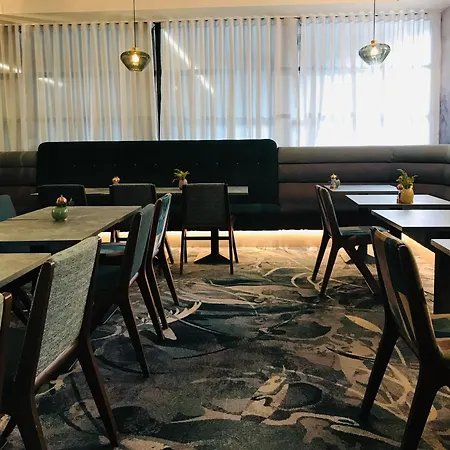 Hotel Travelodge Centre 3*