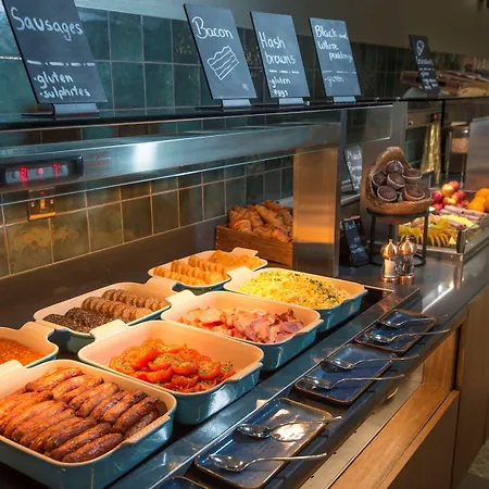 Hotell Travelodge Centre 3*