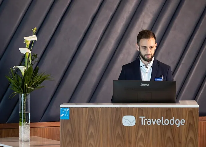 Travelodge Centre 3*