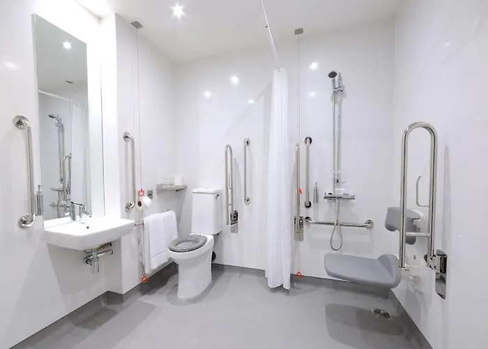 Travelodge Centre Hotell 3*