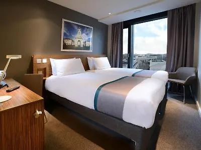 Travelodge Centre מלון