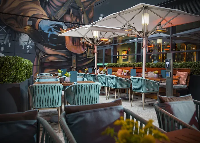 Travelodge Centre Hotel 3*