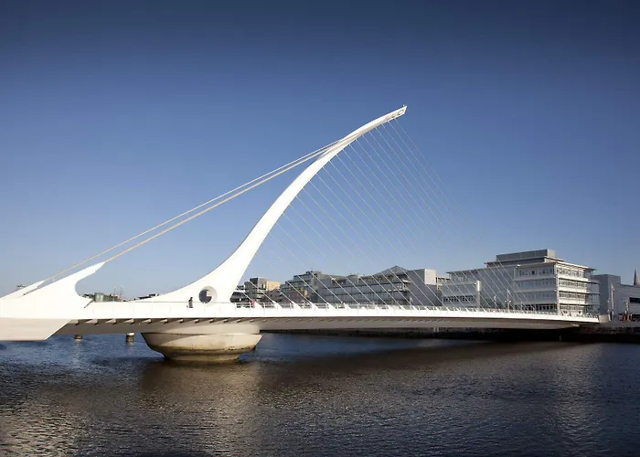 Travelodge Centre 3*